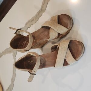 TOMS wedges